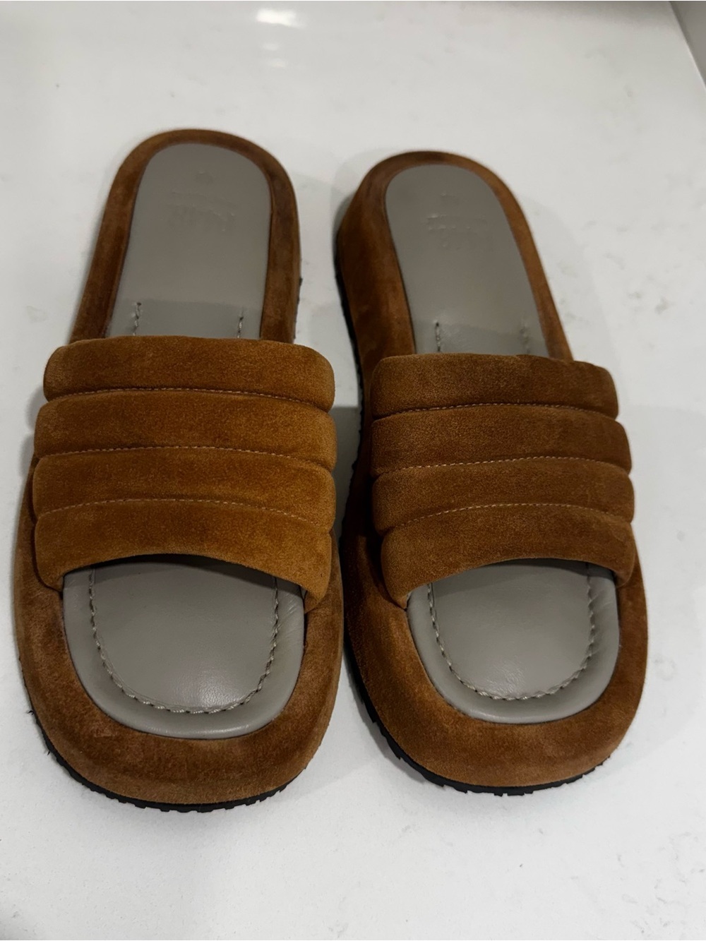 P448 Fergie Cognac Leather Slides Size 40 US 9-9.5